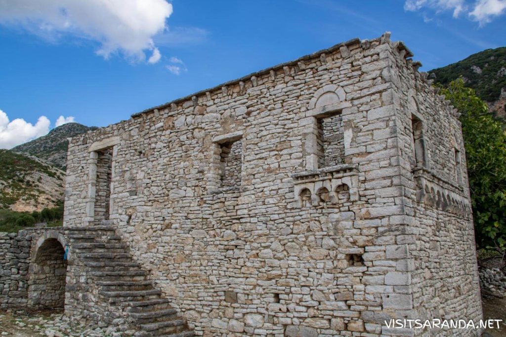 Tower of Ali Pasha at the settlement of Karos (Qeparo) Tower of Ali Pasha at the settlement of Karos (Qeparo)